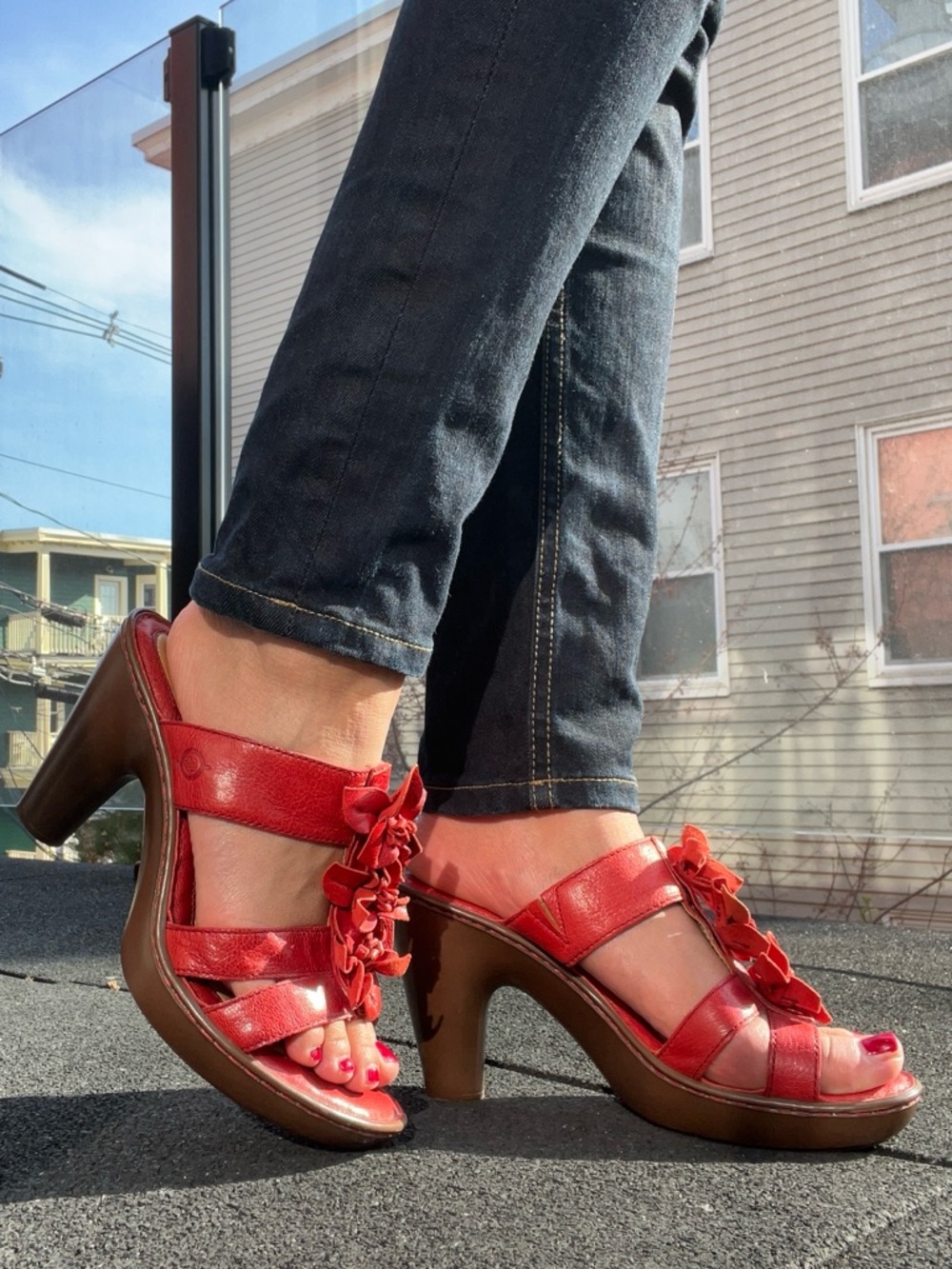 Born Sz 7 Red Floral Leather Platform Heels